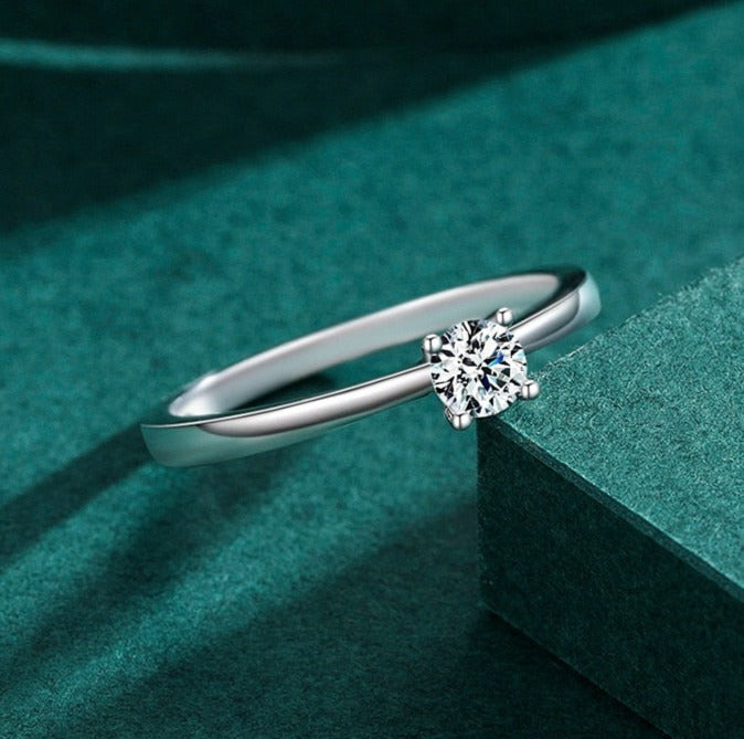 925 Sterling Silver Classic Solitaire Zirconia Ring