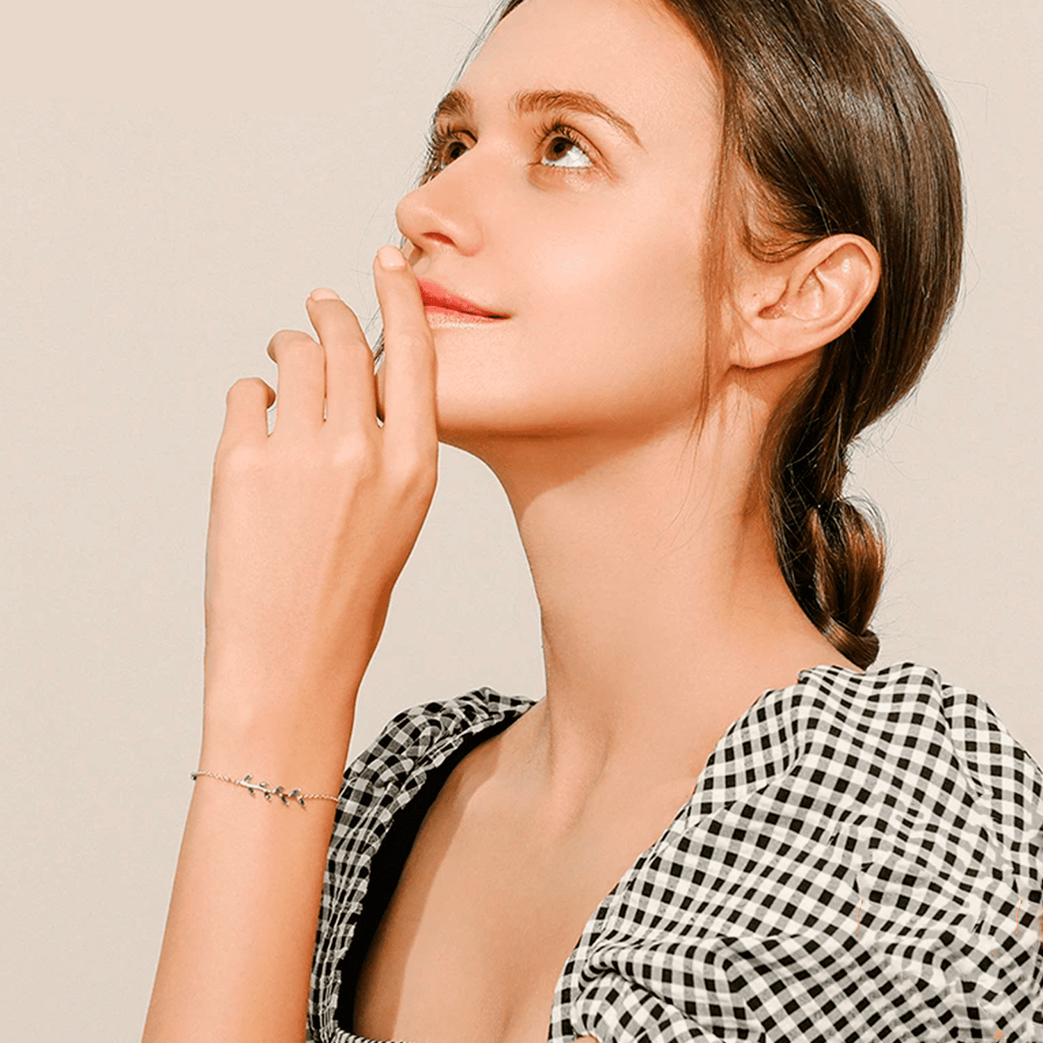 Elegant Green Leaf Bracelet in 925 Sterling Silver