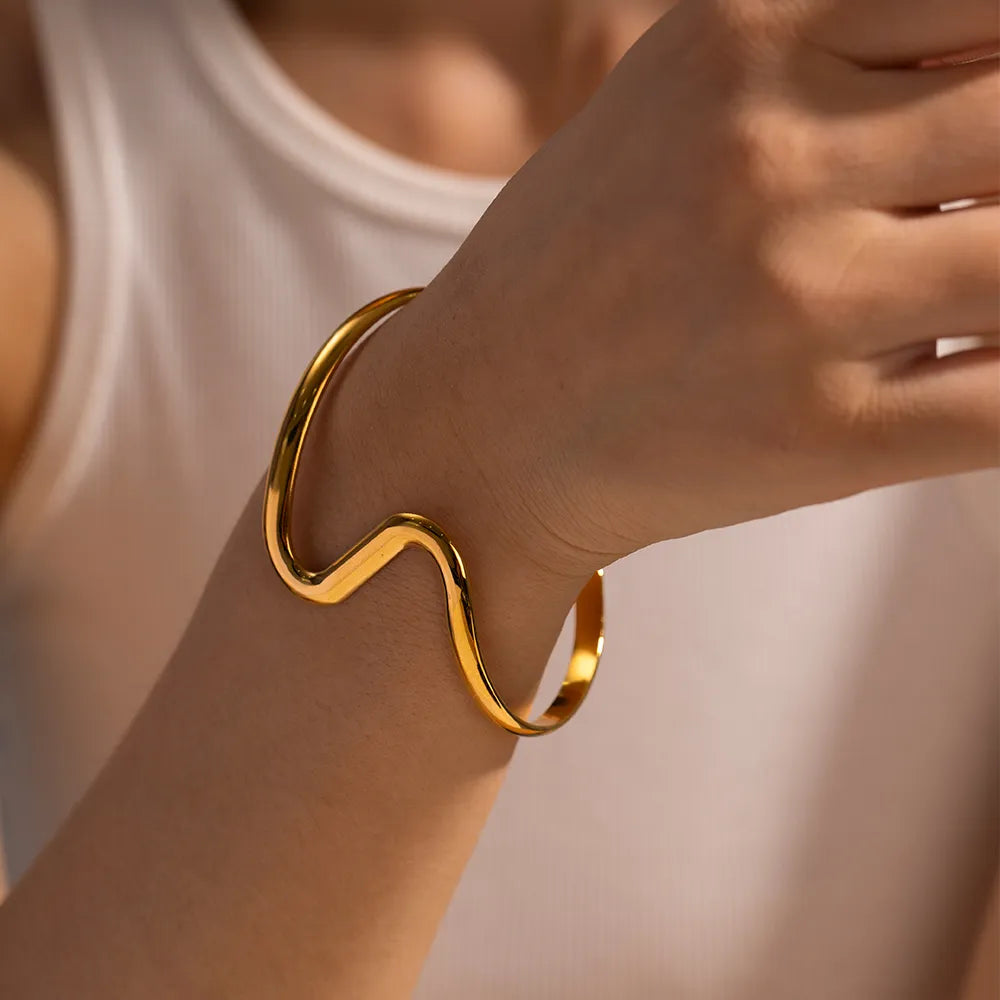 Wave Bracelet in 18ct Gold Plating