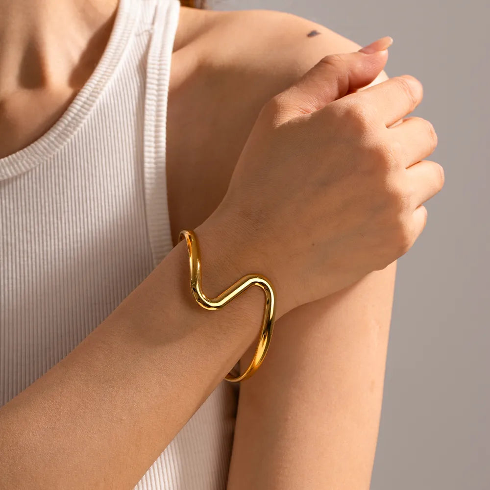 Wave Bracelet in 18ct Gold Plating