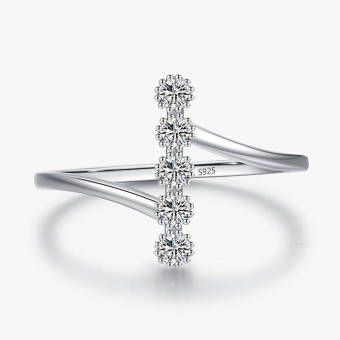 925 Sterling Silver Line Class Ring with Cubic Zirconia