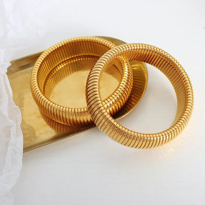 Adjustable Minimalist Bangle – 18k Gold-Plated