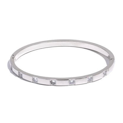 Minimalist Zirconia-Set Bangle – 18k Gold-Plated