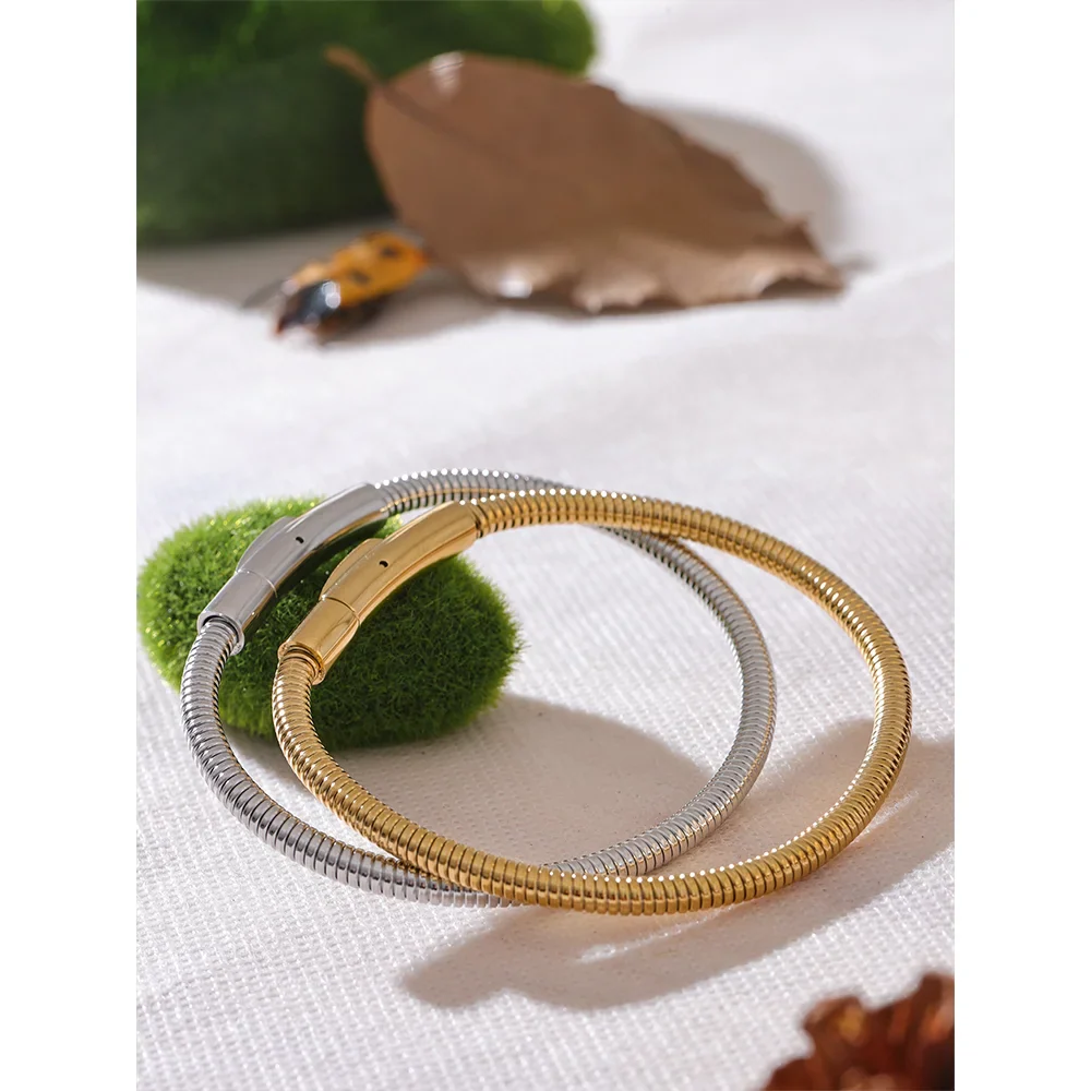 18k Gold-Plated Minimalist Circular Pattern Bracelet