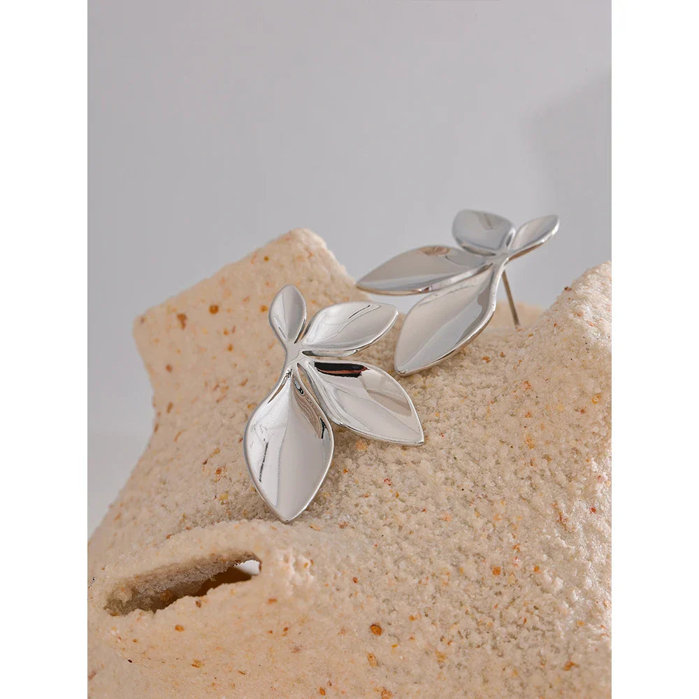 18k Gold-Plated Minimalist Leaf Earrings