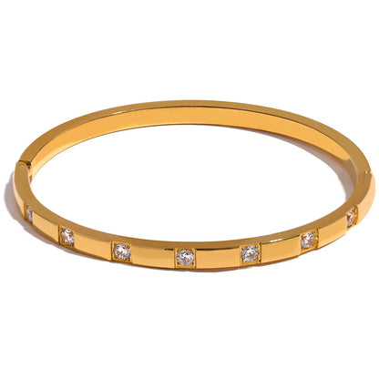 Minimalist Zirconia-Set Bangle – 18k Gold-Plated
