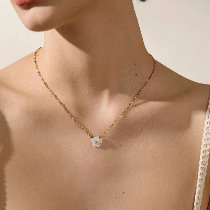 18k Gold-Plated White Delicate Flower Necklace