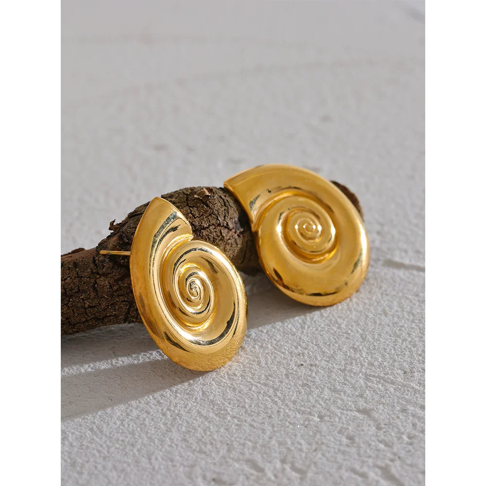 18k Gold-Plated Snail Necklace
