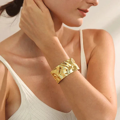 Adjustable Irregular-Shaped Bangle – 18k Gold-Plated