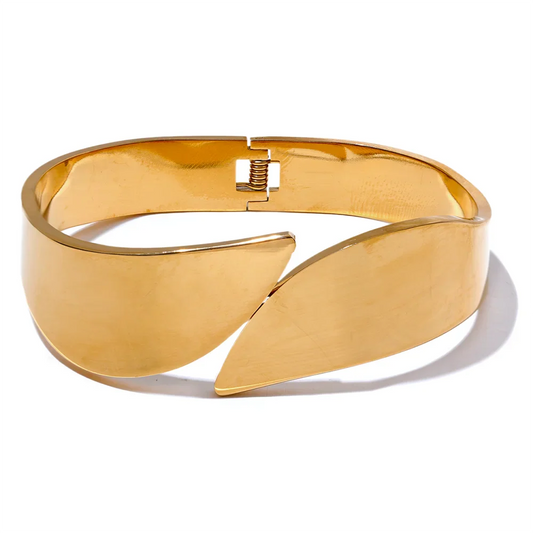 Organic Geometric Bangle in 18k Gold Plating