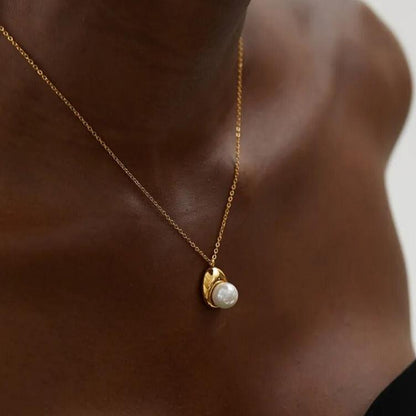 Pearl Necklace – 18ct Gold-Plated