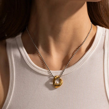 Central Pearl Pendant Necklace – 18ct Gold-Plated